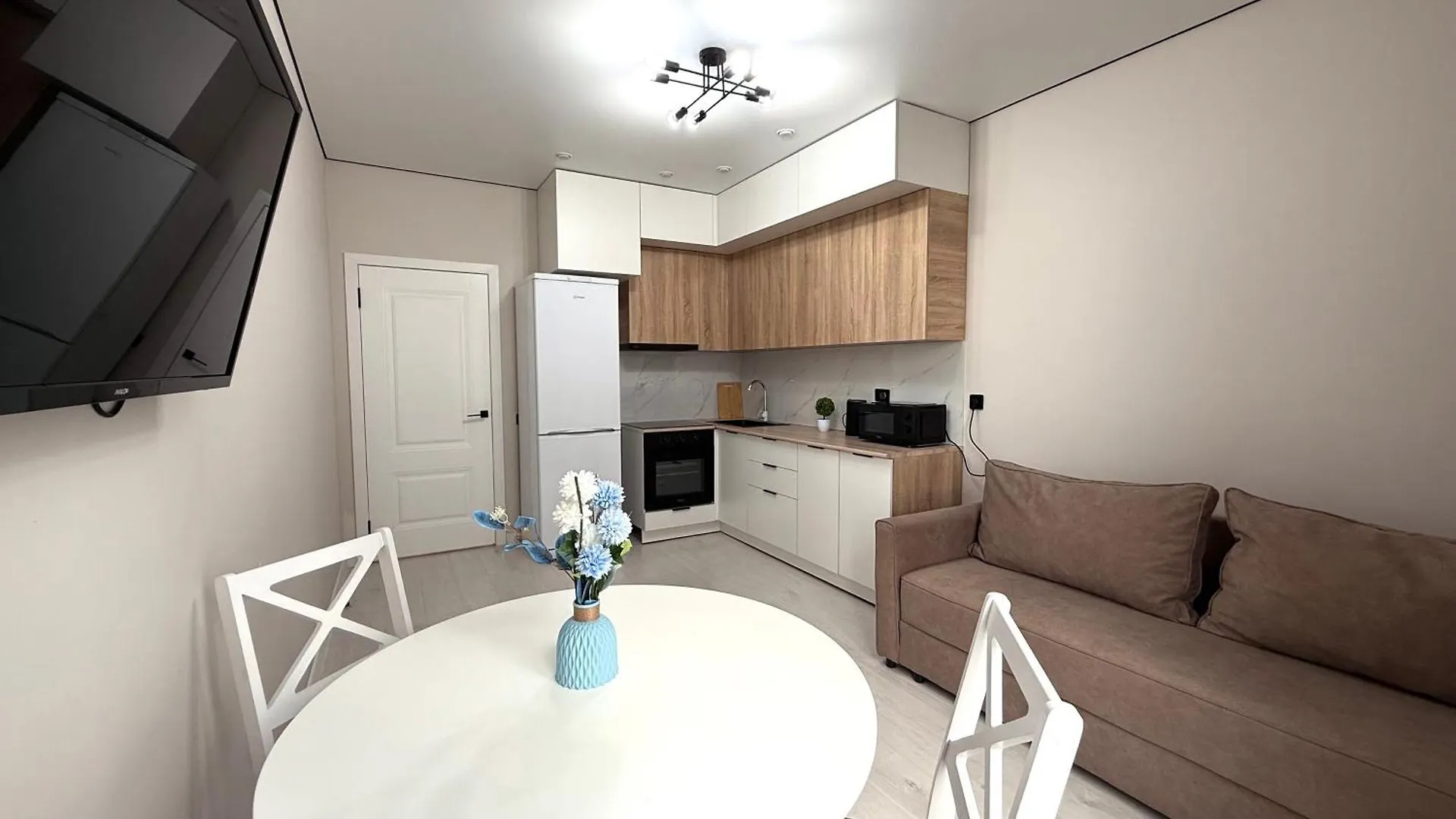 דירה אלמטי Raimbek19-45 Residence 1Br Nearby Metro & Drinking Water As A Gift קזחסטן